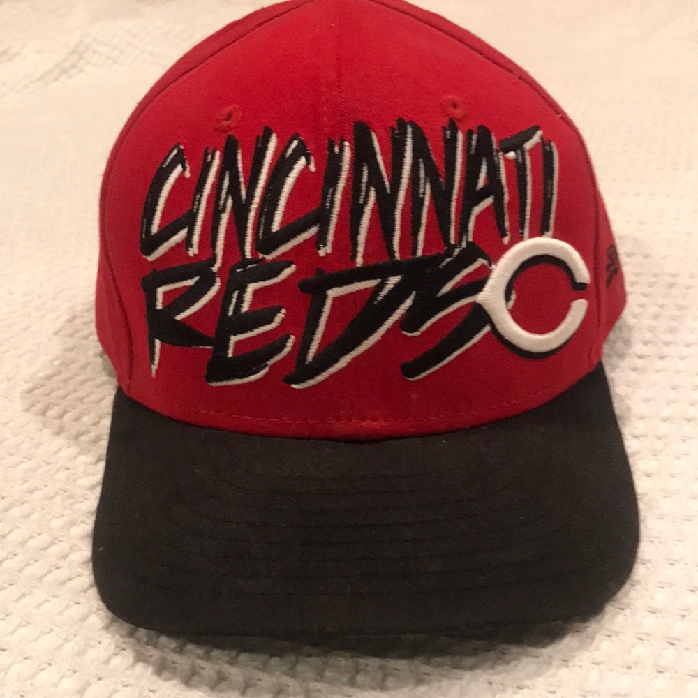 Red and Black Cincinnati Reds SnapBack